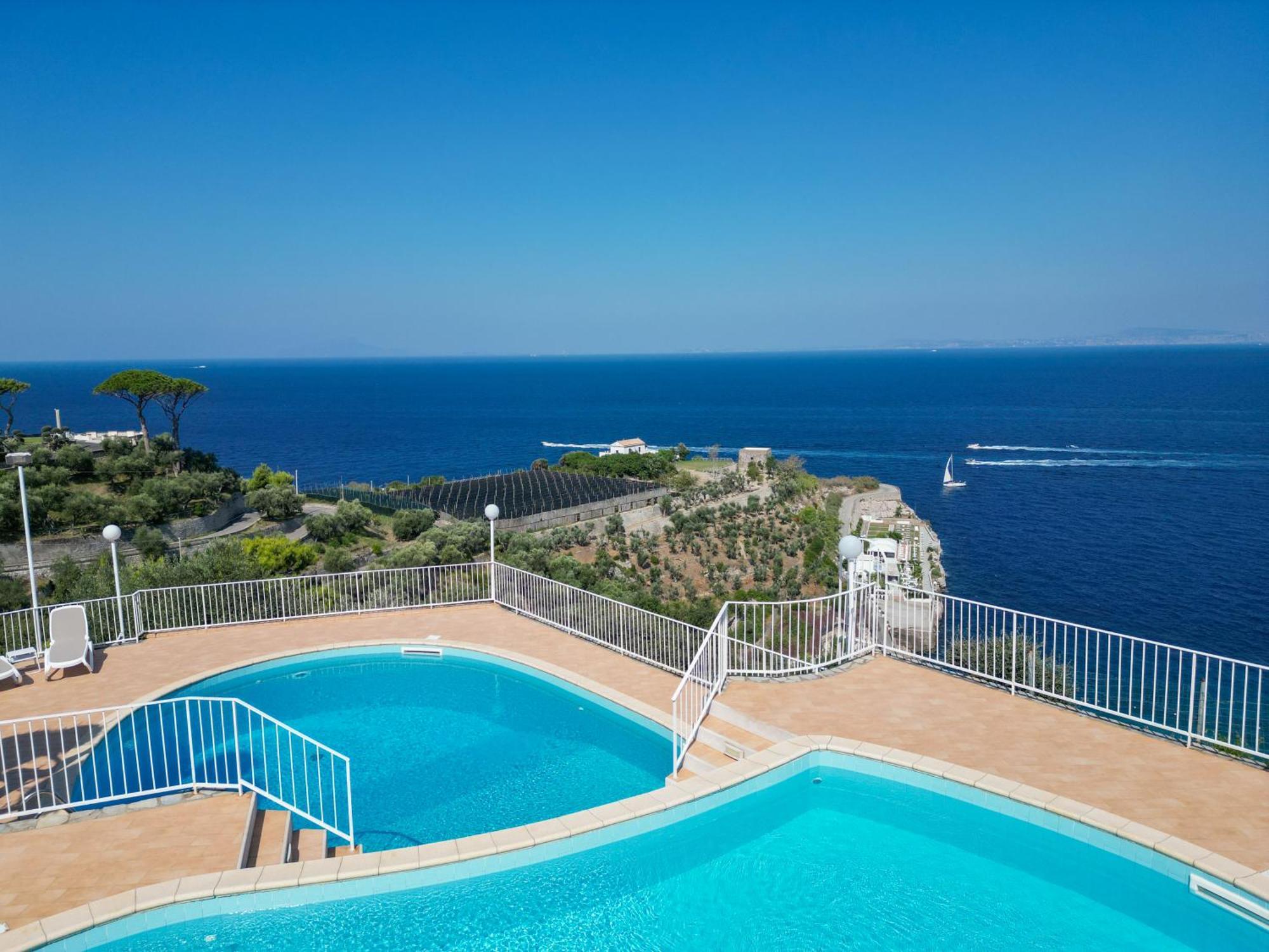 Villaggio Villa Lubrense Massa Lubrense Exterior photo